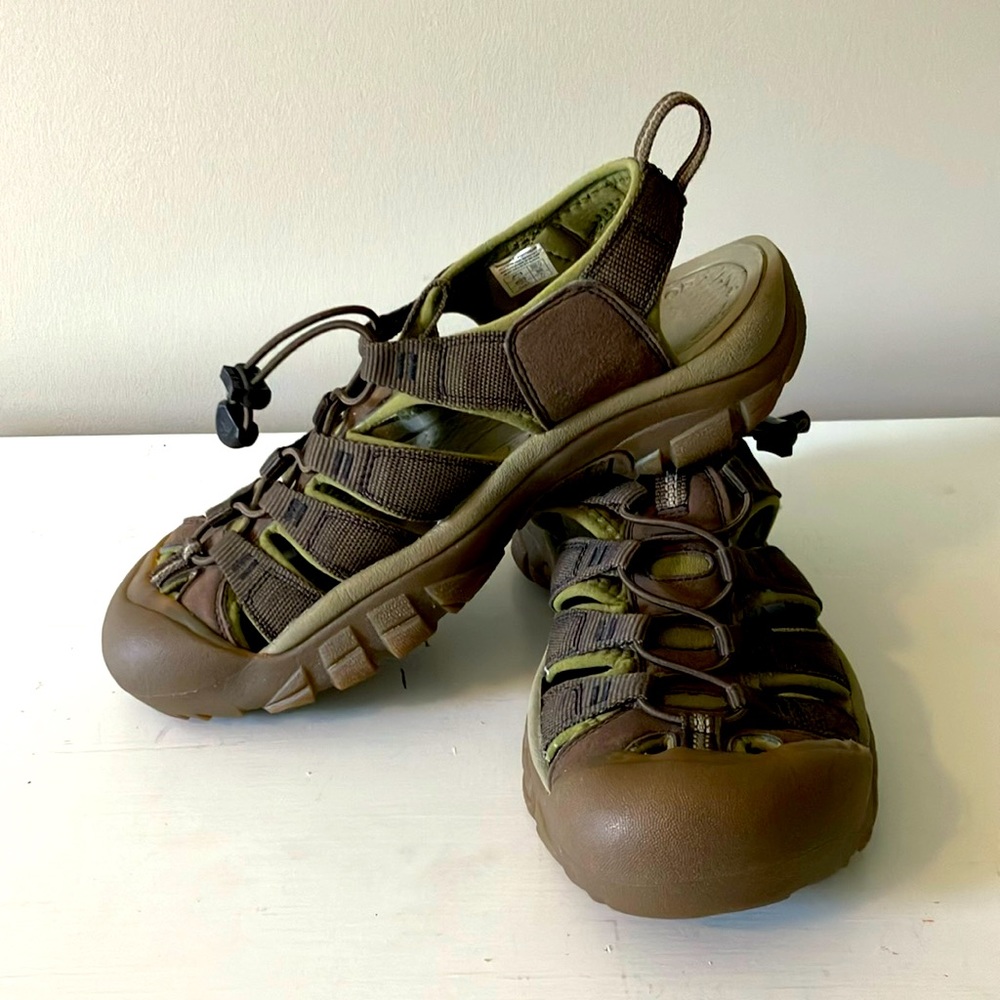 Keen Newport H2 Sport Waterproof Hiking Sandals Mens Size 8.5 US